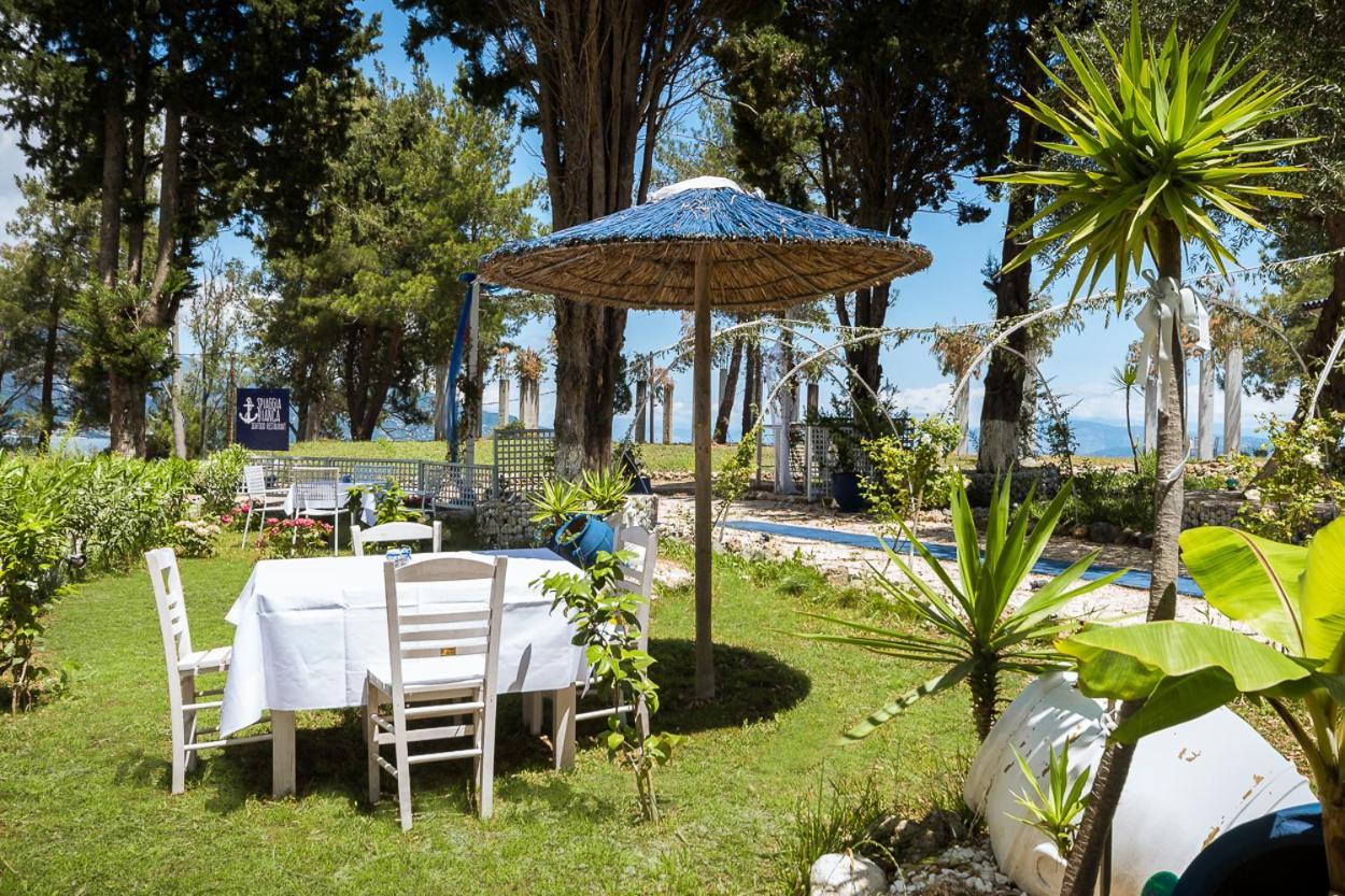 Villa Spiaggia Bianca Dafnila Exterior photo